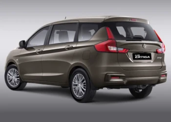 Suzuki Ertiga GL 45° Rear Side